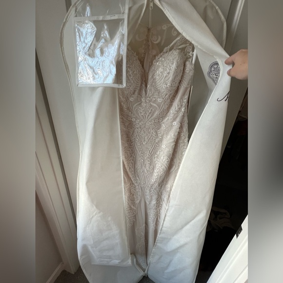 Lux and Love Designer wedding dress - never worn - Picture 6 of 8